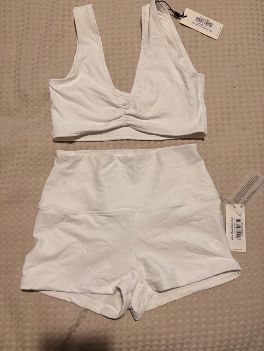 Montce White Women's Seamless V-Neck Sports Bra and High-Waist Shorts Set
